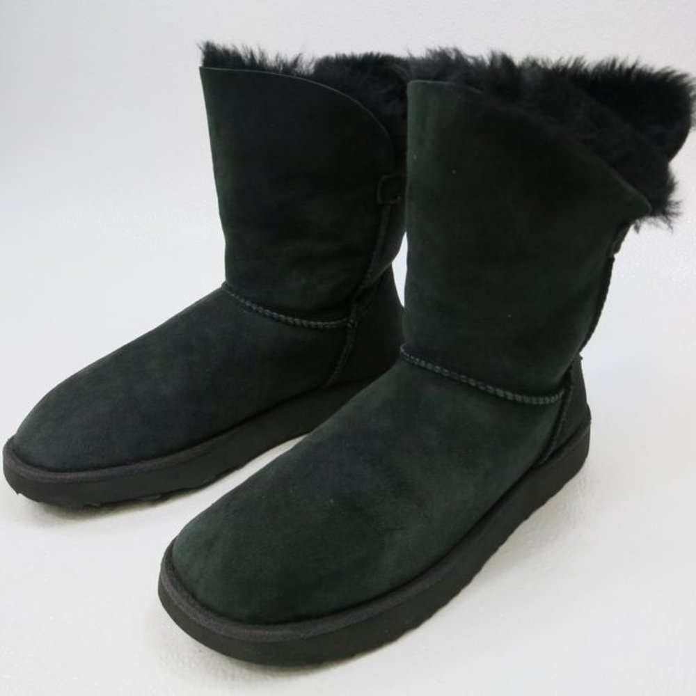 UGG Australia Classic Cuff Short Insulated Winter Boots Shoes sz 8